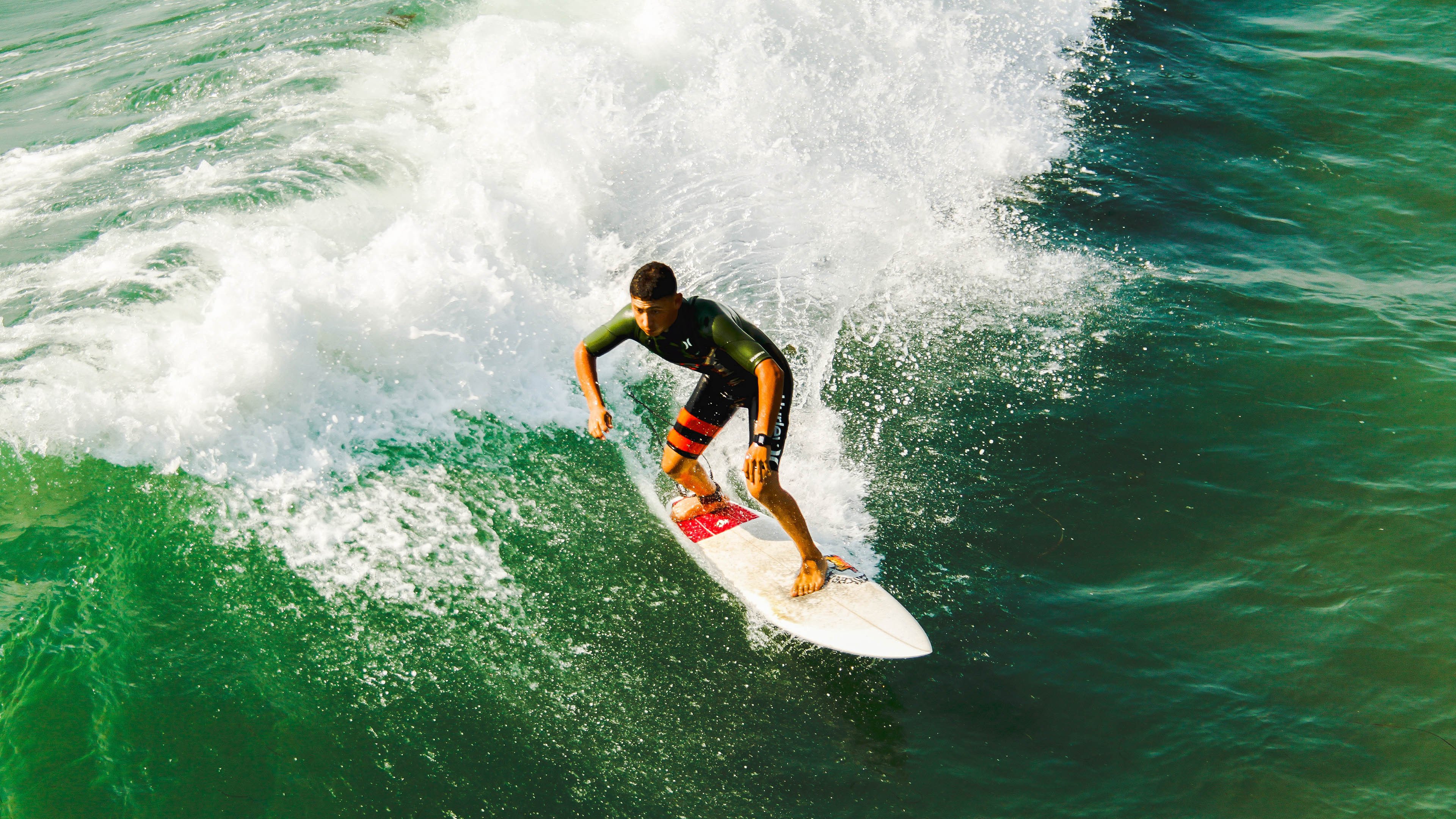 _极地雪地赛车：冰天雪地中的极速狂飙_，北极雪地车