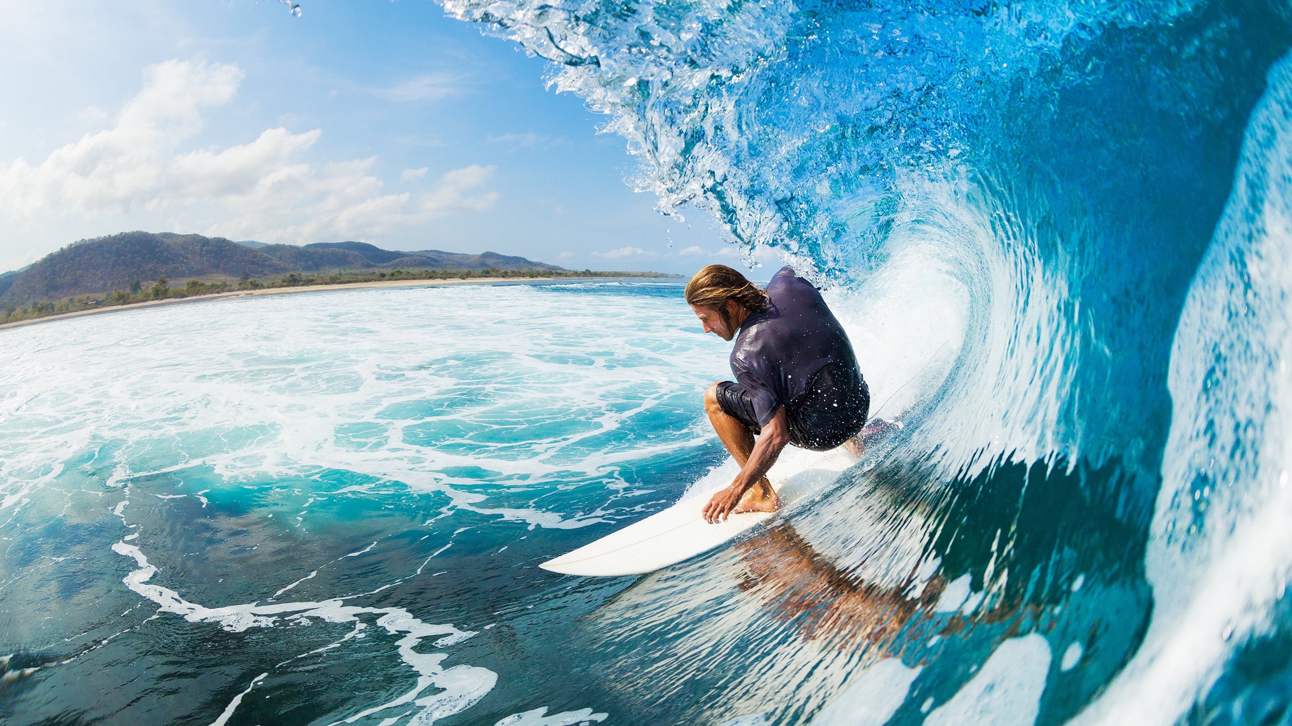 乌拉圭队门将费尔南德斯在巴黎奥运会上展现出高水平的扑救能力